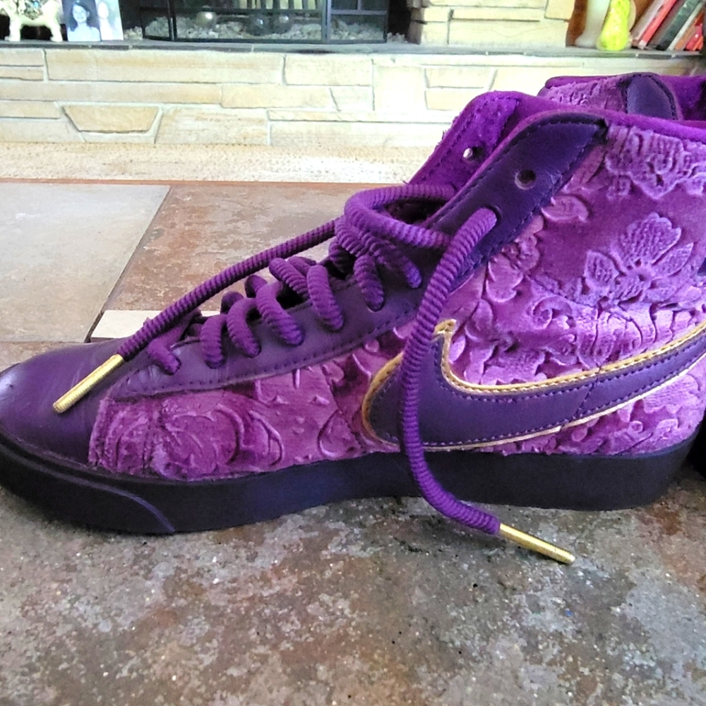 Nike Purple and Gold YOUTH Sneakers